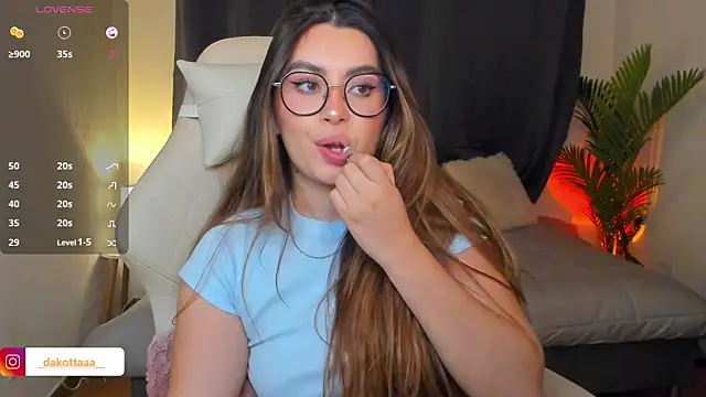 dakottaa  online show from 04-21-26, 12:12