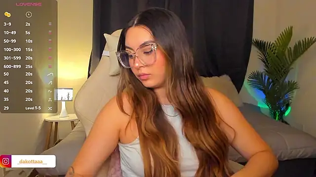 dakottaa  online show from 03-11-26, 12:04