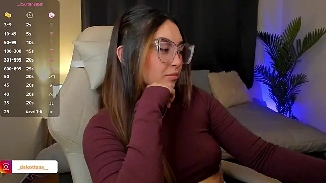 Snapshot of dakottaa_ chatting on 11-25-25, 11:37 dakottaa online show from 11-25-25, 11:37