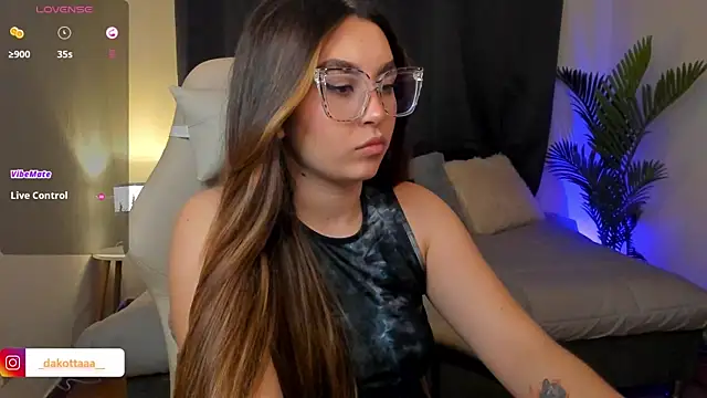 Snapshot of dakottaa_ chatting on 11-23-25, 12:20 dakottaa online show from 11-23-25, 12:20
