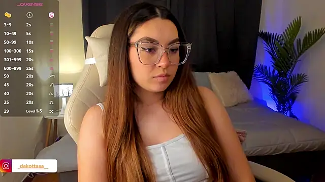 Snapshot of dakottaa_ chatting on 11-14-25, 11:52 dakottaa online show from 11-14-25, 11:52