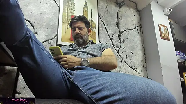 Maxi TheBigDaddy online show from 11-19-25, 10:37