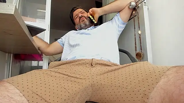 Maxi TheBigDaddy online show from 03-21-26, 04:33