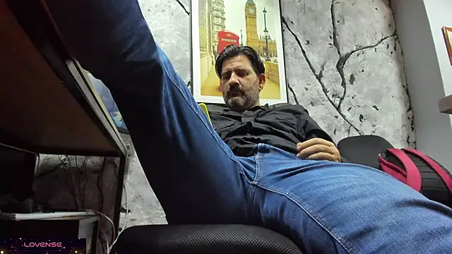 Maxi TheBigDaddy online show from 12-18-25, 12:05