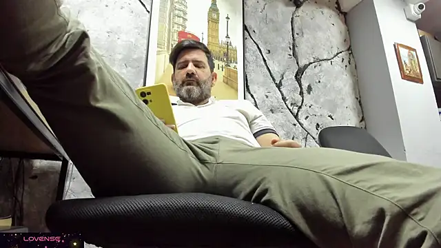 Maxi TheBigDaddy online show from 11-14-25, 01:15