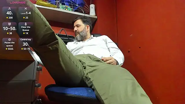 Snapshot of Maxi_TheBigDaddy chatting on 02-24-25, 12:59 Maxi TheBigDaddy online show from 02-24-25, 12:59
