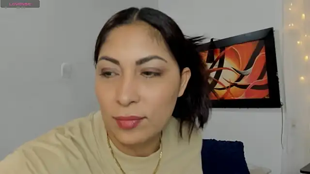 Lauralove 69 online show from 05-13-26, 09:44