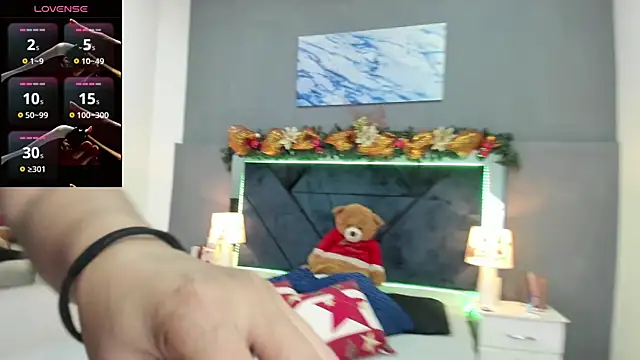 Lauralove 69 online show from 12-22-25, 08:31