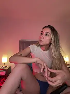 Snapshot of DanikRosse chatting on 06-27-26, 04:40 DanikRosse online show from 06-27-26, 04:40