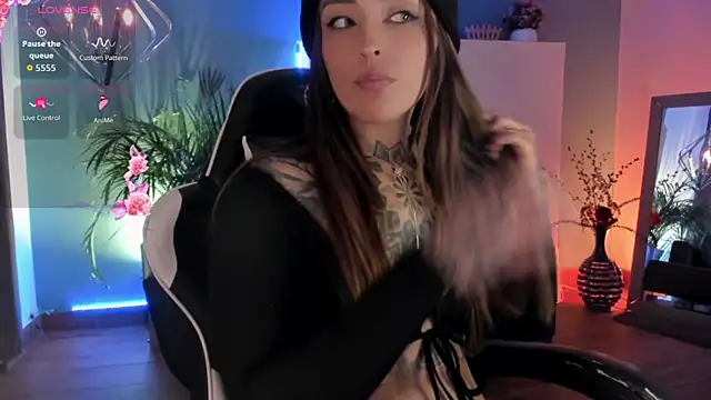 Megan inked online show from 04-09-26, 07:14