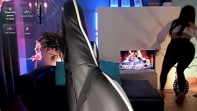 Megan inked online show from 04-14-26, 03:33