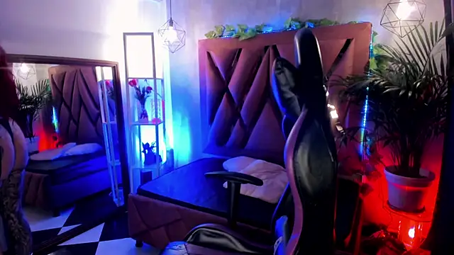 Snapshot of Megan_inked chatting on 03-19-25, 03:20 Megan inked online show from 03-19-25, 03:20