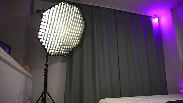 oliviabennett2022 online show from 09-20-25, 07:19