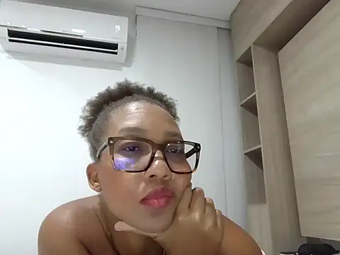 Snapshot of megan-hotxx chatting on 06-26-26, 02:50 megan-hotxx online show from 06-26-26, 02:50
