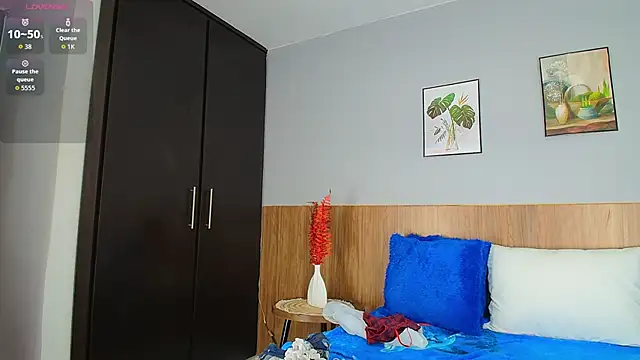 EmiliBonnie online show from 12-21-25, 01:46