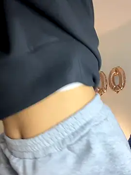 Snapshot of Cat2525 chatting on 12-05-25, 02:32 Cat2525 online show from 12-05-25, 02:32