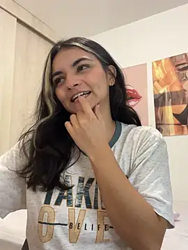 Snapshot of Cat2525 chatting on 02-11-26, 01:38 Cat2525 online show from 02-11-26, 01:38