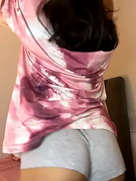 Snapshot of Cat2525 chatting on 01-09-26, 01:23 Cat2525 online show from 01-09-26, 01:23