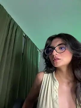 Snapshot of Cat2525 chatting on 02-05-25, 01:15 Cat2525 online show from 02-05-25, 01:15