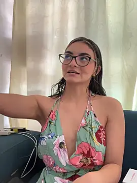 Snapshot of Cat2525 chatting on 12-21-25, 07:26 Cat2525 online show from 12-21-25, 07:26