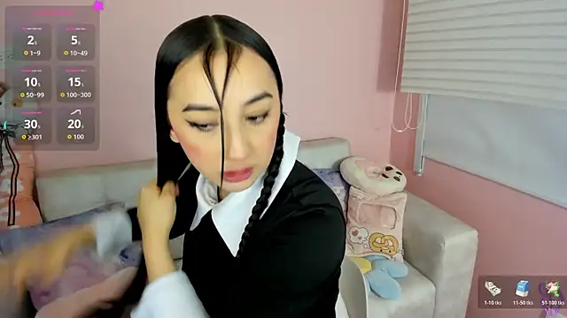 tinysara online show from 02-08-26, 04:15