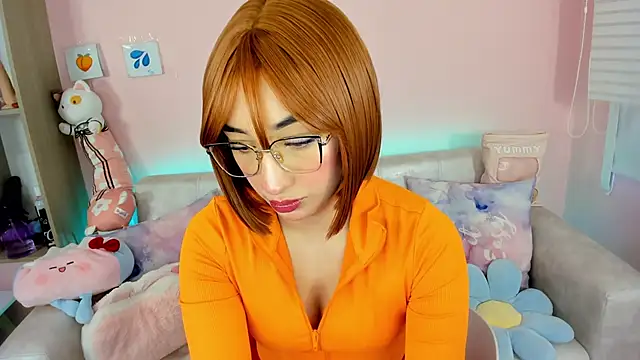 tinysara online show from 11-23-25, 04:17