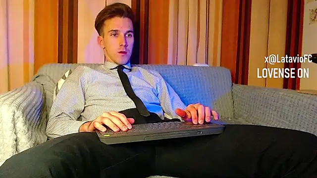 Snapshot of Midnighter_ chatting on 11-24-25, 08:53 Midnighter online show from 11-24-25, 08:53