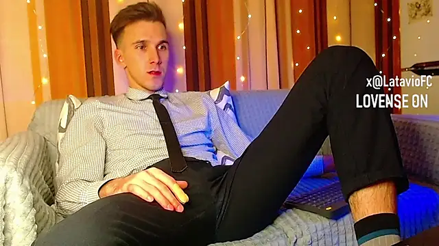 Snapshot of Midnighter_ chatting on 12-13-25, 11:11 Midnighter online show from 12-13-25, 11:11