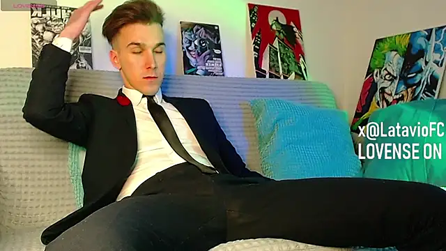 Snapshot of Midnighter_ chatting on 03-15-26, 11:06 Midnighter online show from 03-15-26, 11:06