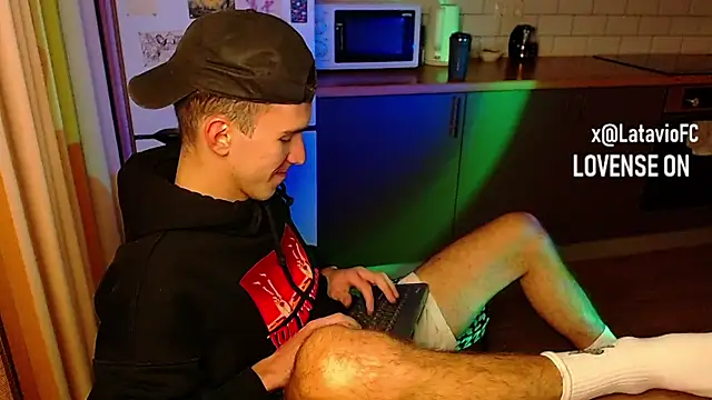 Midnighter  online show from 09-30-25, 02:39