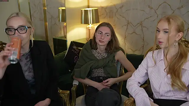 Amelia Blaze online show from 10-19-25, 10:29