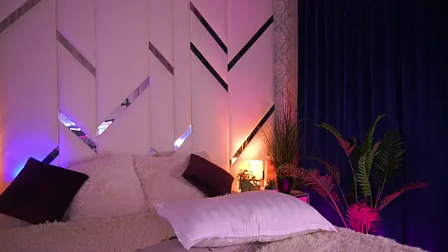 CuteAmberr online show from 11-08-25, 01:20