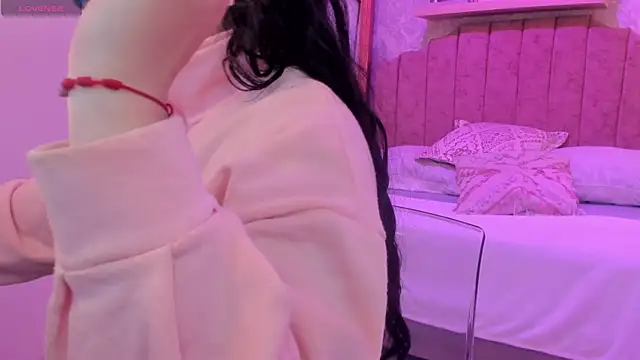 scarlet miller1 online show from 10-25-25, 11:53