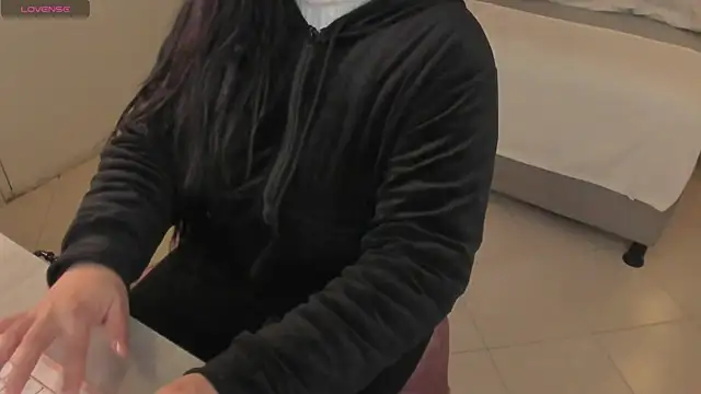 scarlet miller1 online show from 10-22-25, 11:42