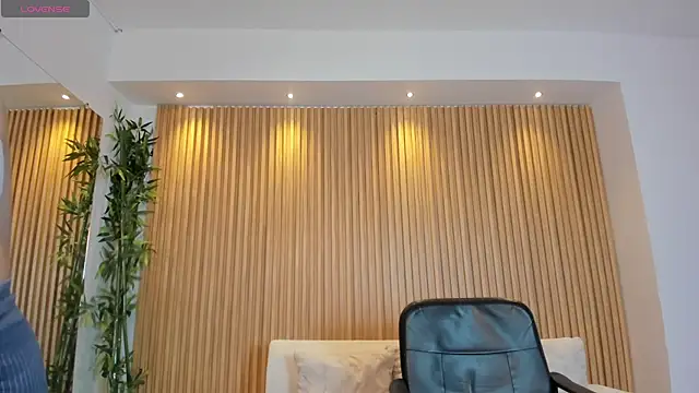 charlottewhitte online show from 10-24-25, 11:42