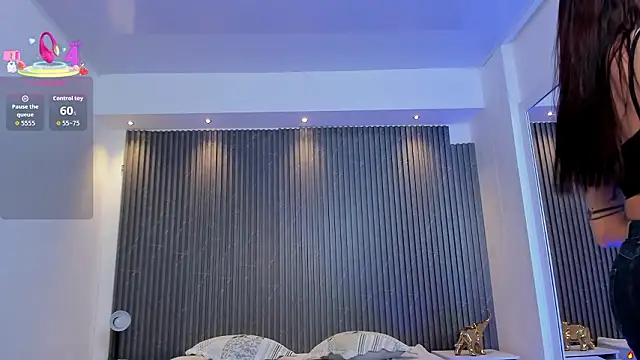 charlottewhitte online show from 02-19-26, 12:46