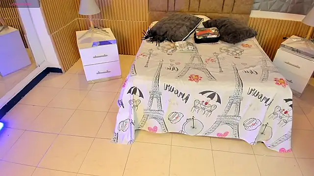 charlottewhitte online show from 10-31-25, 12:24