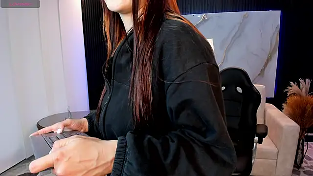 charlottewhitte online show from 02-10-26, 11:53