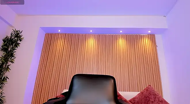 charlottewhitte online show from 04-28-26, 02:54