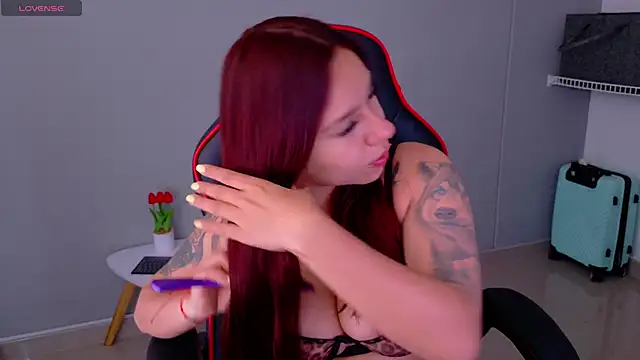 Snapshot of samantha_tattu chatting on 05-05-26, 06:44 samantha tattu online show from 05-05-26, 06:44