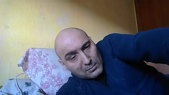 Snapshot of Analove1976 chatting on 02-15-26, 11:42 Analove1976 online show from 02-15-26, 11:42