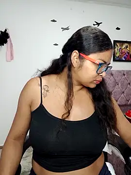 Snapshot of chalohott chatting on 02-18-26, 11:06 chalohott online show from 02-18-26, 11:06