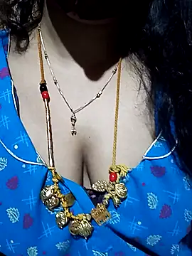 Snapshot of tuttifrutti17 chatting on 09-18-25, 04:54 tuttifrutti17 online show from 09-18-25, 04:54