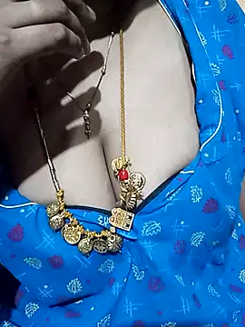 Snapshot of tuttifrutti17 chatting on 09-25-25, 05:30 tuttifrutti17 online show from 09-25-25, 05:30