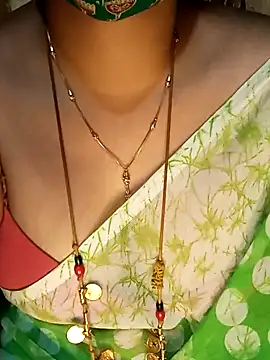 Snapshot of tuttifrutti17 chatting on 02-13-25, 04:50 tuttifrutti17 online show from 02-13-25, 04:50