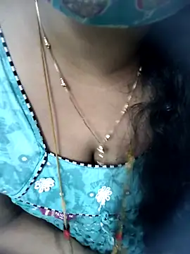 Snapshot of tuttifrutti17 chatting on 03-20-26, 04:57 tuttifrutti17 online show from 03-20-26, 04:57