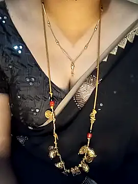 Snapshot of tuttifrutti17 chatting on 12-21-24, 05:18 tuttifrutti17 online show from 12-21-24, 05:18