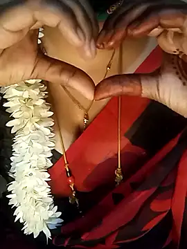 Snapshot of tuttifrutti17 chatting on 03-04-25, 05:13 tuttifrutti17 online show from 03-04-25, 05:13