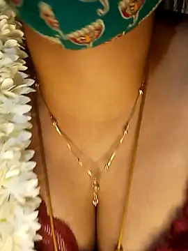 Snapshot of tuttifrutti17 chatting on 02-25-25, 05:30 tuttifrutti17 online show from 02-25-25, 05:30