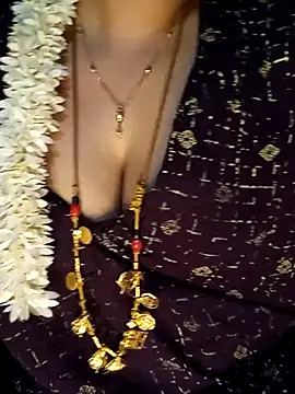 Snapshot of tuttifrutti17 chatting on 03-08-25, 08:14 tuttifrutti17 online show from 03-08-25, 08:14